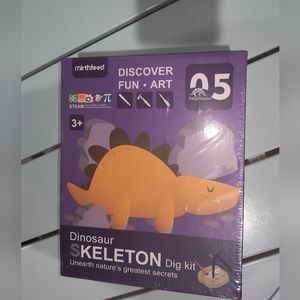 Dinosaur Skeleton digo kit.   Stegosaurus. Para niños y niñas mayores de 3 Años